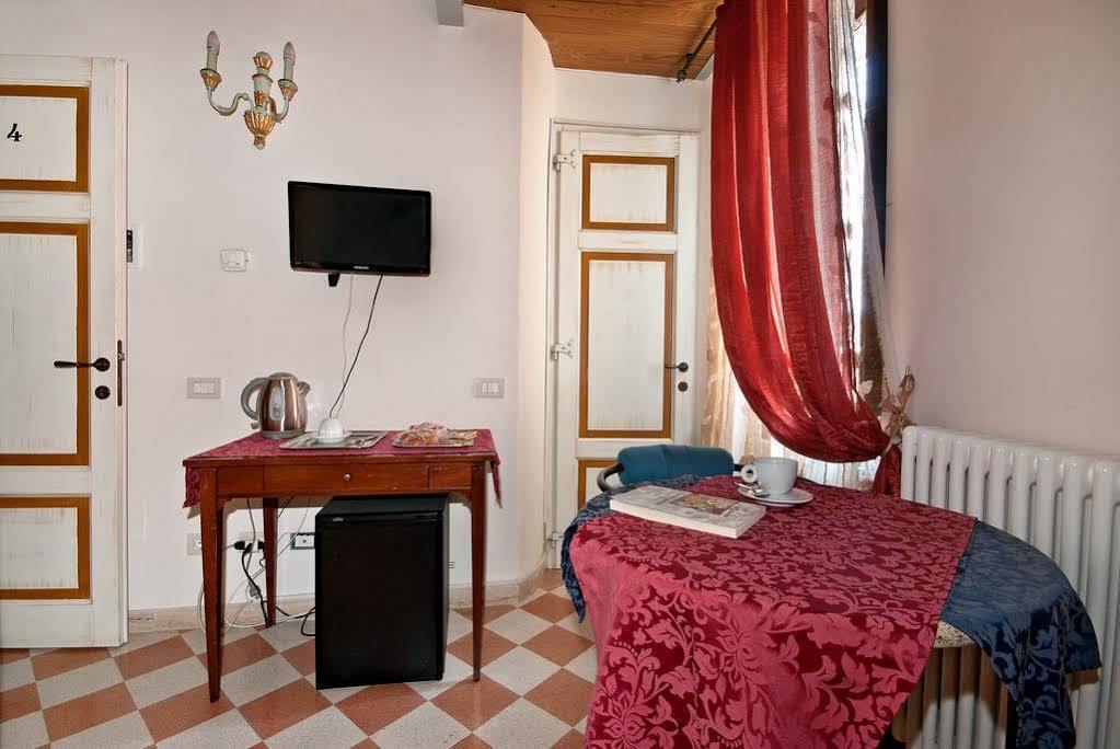 A Casa Mastacchi Bed & Breakfast Siena Ngoại thất bức ảnh